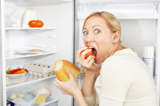 Fome emocional é mais química do que vontade — descubra como seu cérebro reage aos alimentos com a explicação de Alexandre Costa Pedrosa.