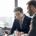 Teciomar Ábila ensina como iniciar seus investimentos do zero com segurança e estratégia.