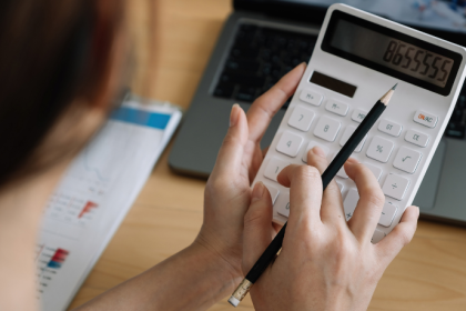 Como melhorar a organização da empresa com governança tributária e indicadores de resultado, com a visão estratégica de Victor Boris Santos Maciel para fortalecer a gestão e a performance.