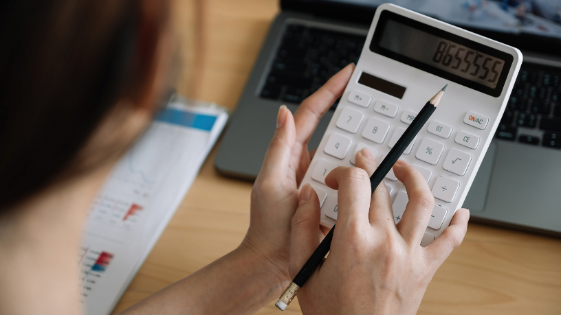 Como melhorar a organização da empresa com governança tributária e indicadores de resultado, com a visão estratégica de Victor Boris Santos Maciel para fortalecer a gestão e a performance.